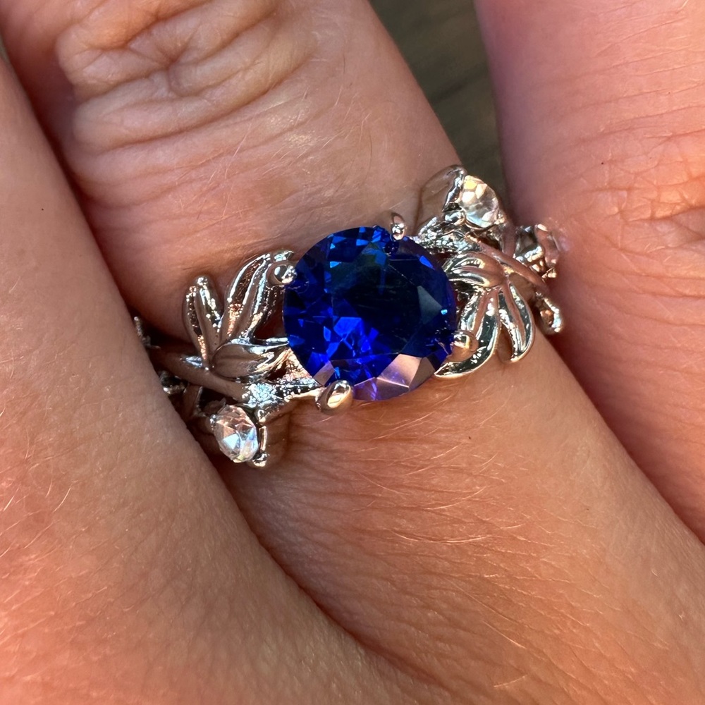 New 💙 Topaz Silver Plated Floral Leaf Ring